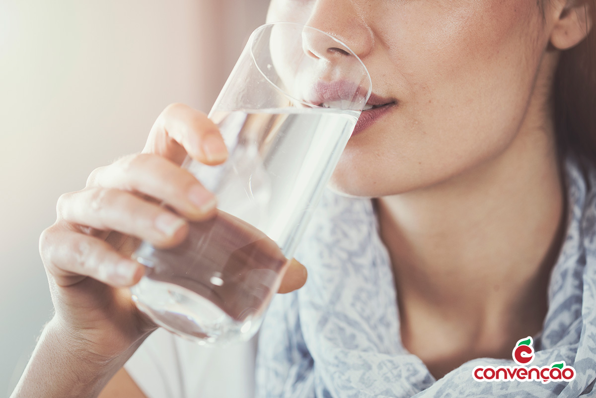 Beber muita água faz mal à saúde?